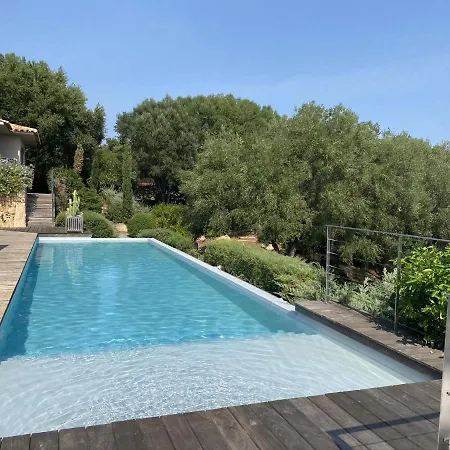 Magnifique Vue Mer Avec Piscine A Debordement Et Pool House *